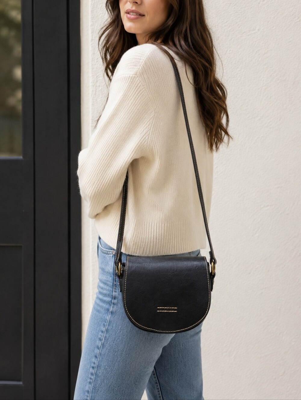 FRYE Black Leather Crossbody Saddle Bag Purse Adjustable Strap Boho Vintage NWT